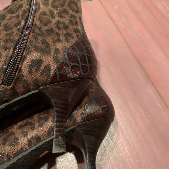 Donald J Pliner leopard print ankle boots - Picture 8 of 8